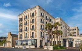 巴赫瑞迪纳尔大酒店(Hotel Barriere Le Grand Hôtel Dinard)   www.lhw.cn 
