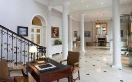 梅瑞恩艺术酒店(The Merrion)   www.lhw.cn