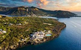 特蕾西亚海滨水疗度假酒店(Therasia Resort Sea and Spa)   www.lhw.cn 