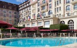 巴赫瑞皇家酒店(Hôtel Barrière Le Royal)   www.lhw.cn 