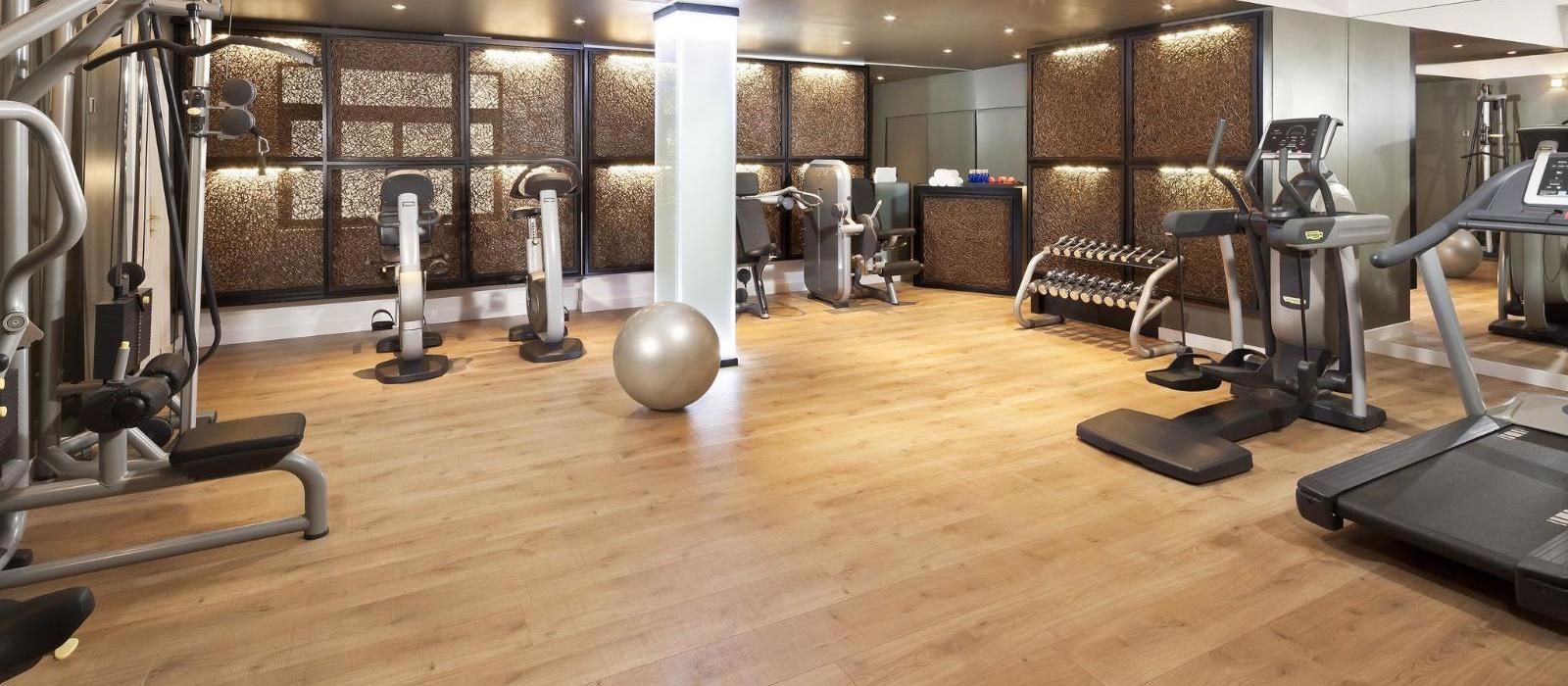 盛美利亚菲尼克斯大酒店(Hotel Fenix, a Gran Melia Hotel) 图片  www.lhw.cn