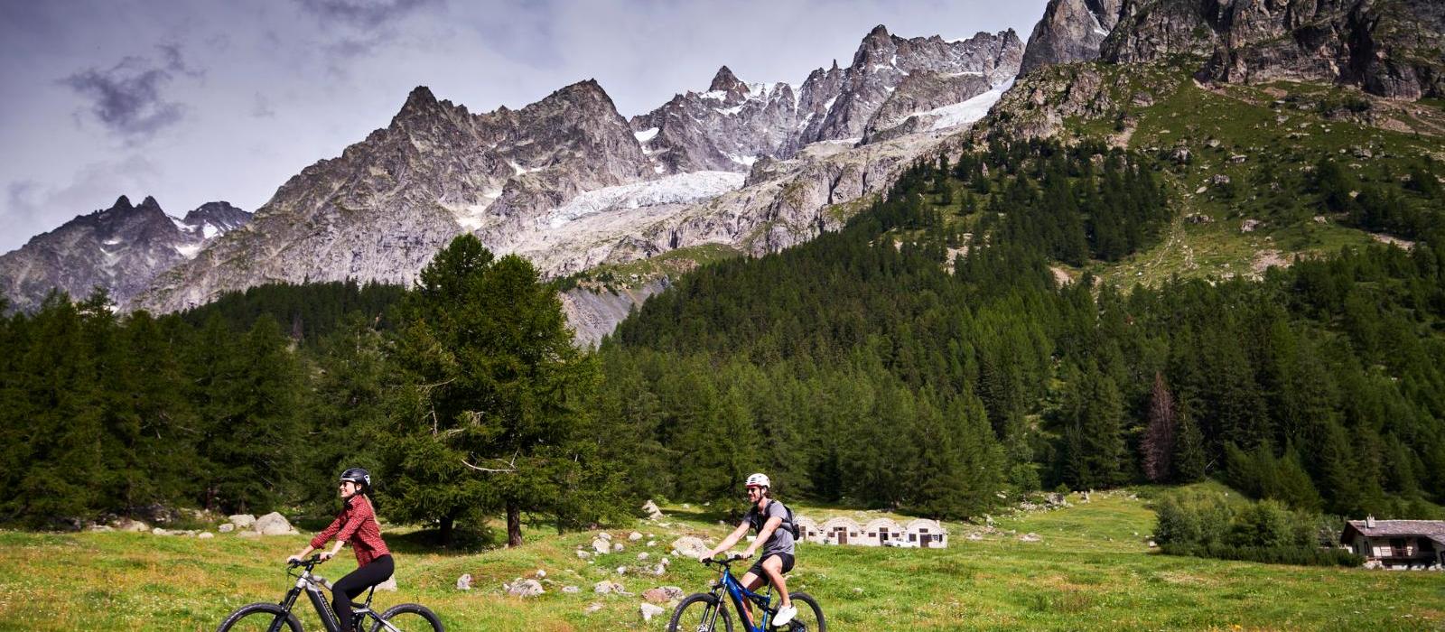 魅峰轩居度假酒店(Le Massif Hotel & Lodge, Courmayeur) 图片  www.lhw.cn