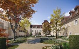 科曼纳酒庄水疗酒店(Château la Commaraine Hotel, Spa & Cuverie)   www.lhw.cn 