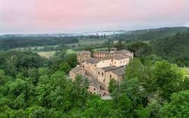 蒙娜斯特古堡酒店(Castel Monastero)   www.lhw.cn 