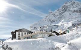 祖尔斯庄园度假酒店(Grand Resort Zürserhof) www.lhw.cn