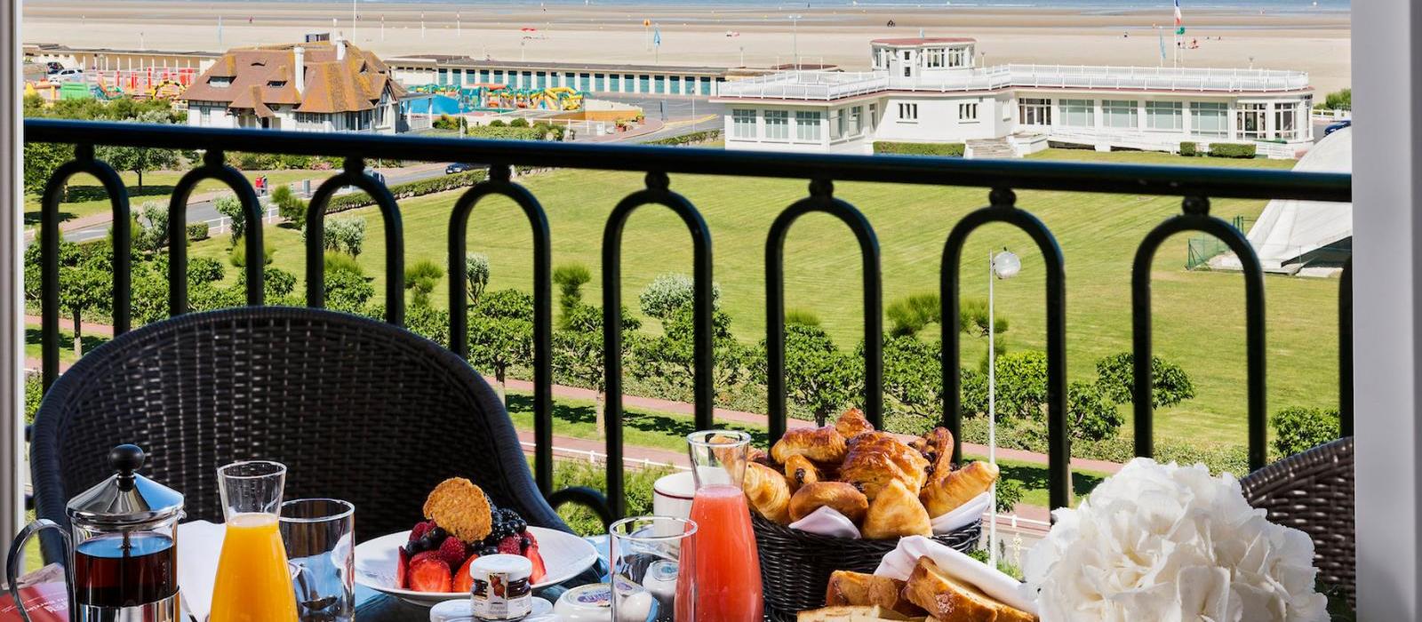 巴赫瑞皇家酒店(Hôtel Barrière Le Royal) 图片  www.lhw.cn