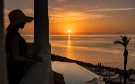 特蕾西亚海滨水疗度假酒店(Therasia Resort Sea & Spa)   www.lhw.cn 